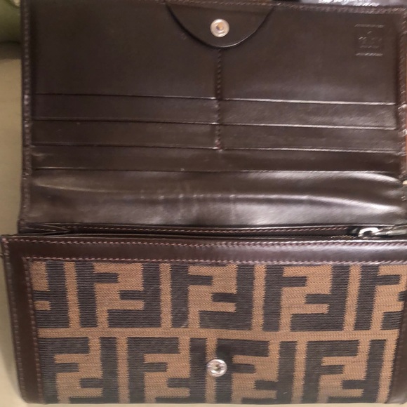 Fendi Black Leather Wallet - Picture 2 of 12